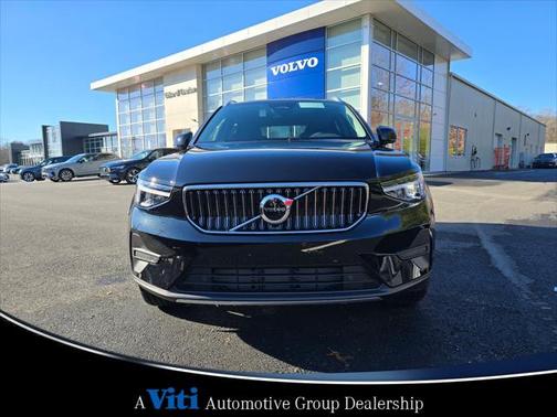 2025 Volvo XC40 B5 Core Bright Theme