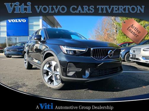 2025 Volvo XC40 B5 Core Bright Theme