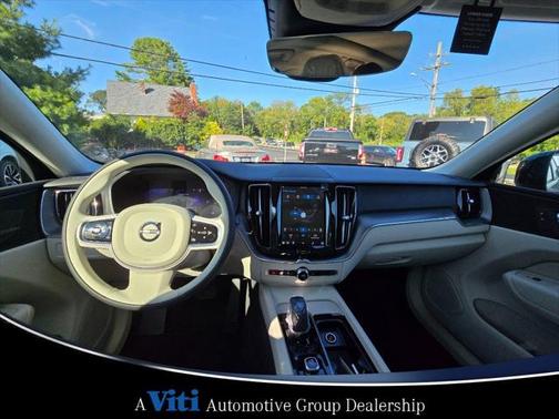 2025 Volvo XC60 B5 Core