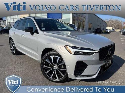 Silver Dawn 2023 Volvo XC60 Plus
