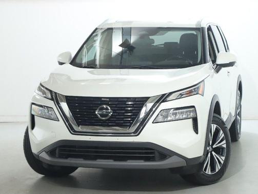 Pearl White Tricoat 2021 Nissan Rogue SV