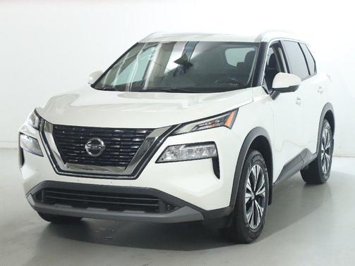 Pearl White Tricoat 2021 Nissan Rogue SV