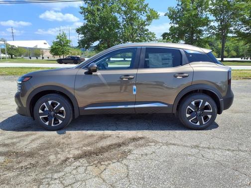 2025 Nissan Kicks SV