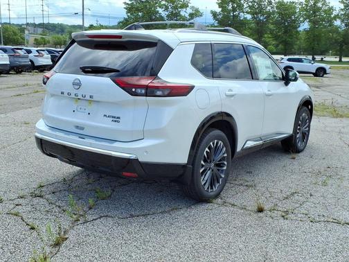 Everest White Pearl Tricoat 2026 Nissan Rogue Platinum