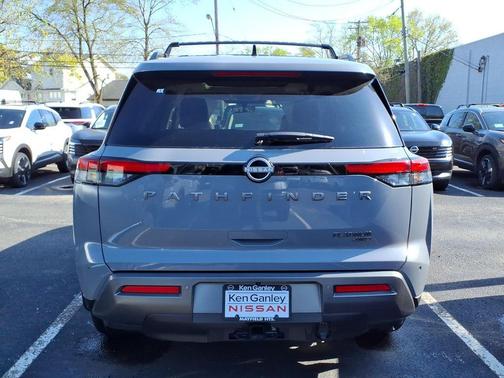 Boulder Gray Pearl 2026 Nissan Pathfinder Platinum