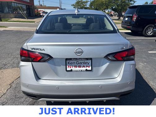 2023 Nissan Versa 1.6 SV