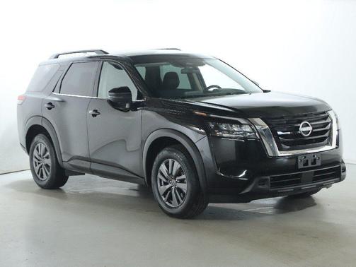 2024 Nissan Pathfinder SV FWD