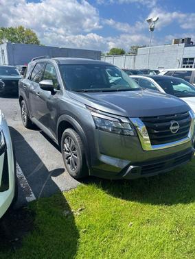 Gun Metallic 2025 Nissan Pathfinder SV FWD