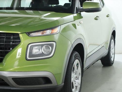 Green Apple 2020 Hyundai VENUE SE