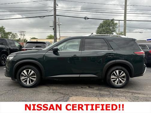 2023 Nissan Pathfinder SL FWD