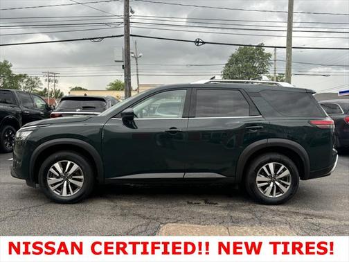 2023 Nissan Pathfinder SL FWD