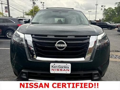 2023 Nissan Pathfinder SL FWD