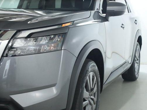 Gun Metallic 2025 Nissan Pathfinder SV FWD