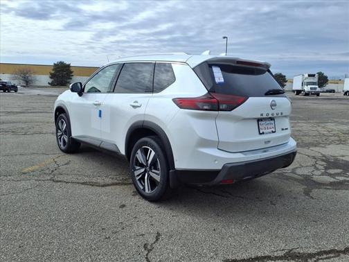 2025 Nissan Rogue SL