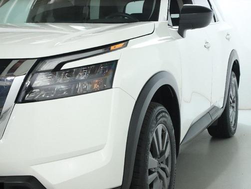2024 Nissan Pathfinder S FWD