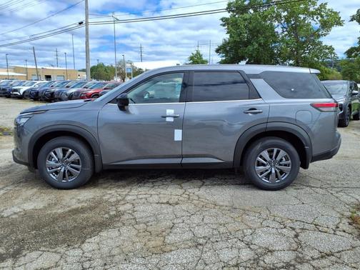 2025 Nissan Pathfinder S 4WD