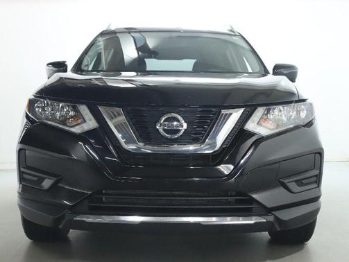 Magnetic Black 2017 Nissan Rogue SV