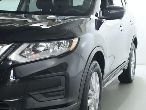 Magnetic Black 2017 Nissan Rogue SV