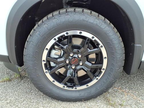 Everest White Pearl Tricoat 2026 Nissan Pathfinder Rock Creek