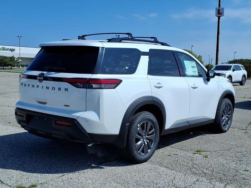 Everest White Pearl Tricoat 2026 Nissan Pathfinder SV