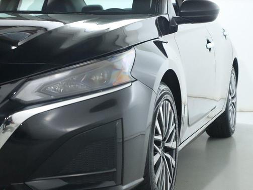 Super Black Clearcoat 2025 Nissan Altima 2.5 SV