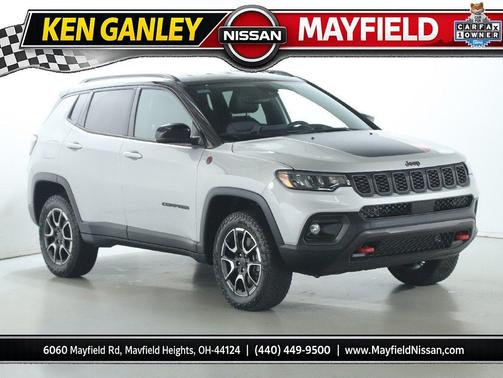Silver Zynith Metallic Clearcoat 2025 Jeep Compass Trailhawk