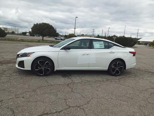 2025 Nissan Altima SR AWD