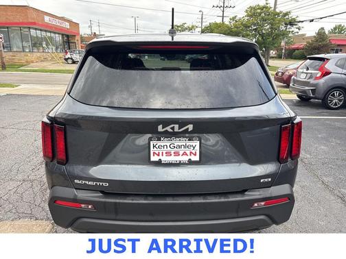 2023 Kia Sorento LX