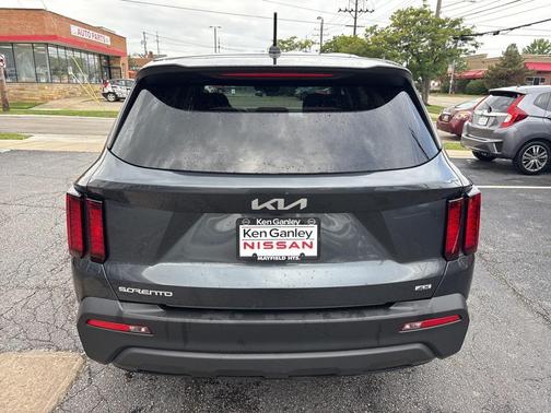 2023 Kia Sorento LX