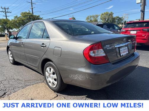 2004 Toyota Camry LE