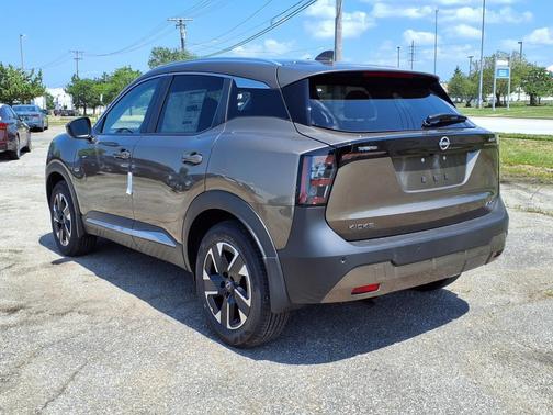 2025 Nissan Kicks SV