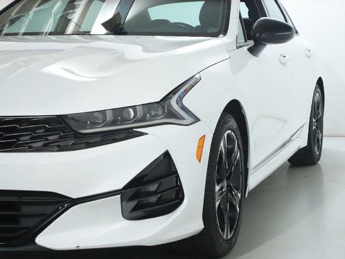 Glacial White Pearl 2023 Kia K5 GT-Line