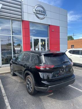 Super Black 2025 Nissan Rogue SV