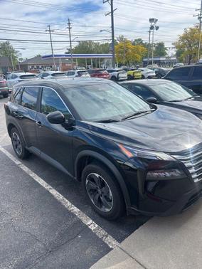 Super Black 2025 Nissan Rogue SV