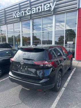 Super Black 2025 Nissan Rogue SV