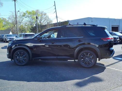 Super Black 2026 Nissan Pathfinder SL