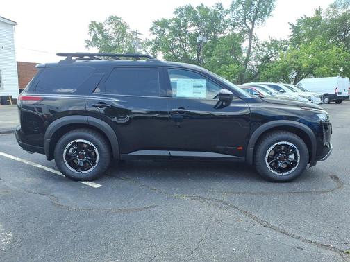 Super Black 2026 Nissan Pathfinder Rock Creek