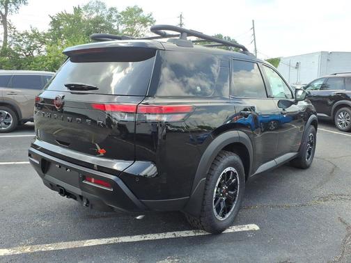 Super Black 2026 Nissan Pathfinder Rock Creek