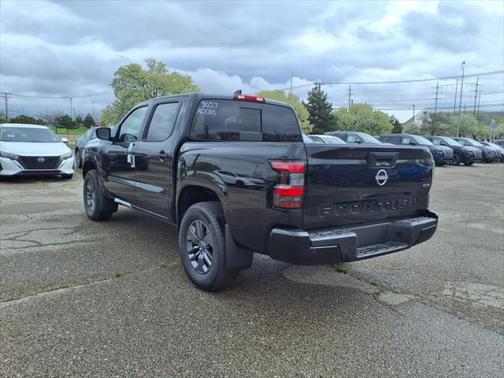 2025 Nissan Frontier SV