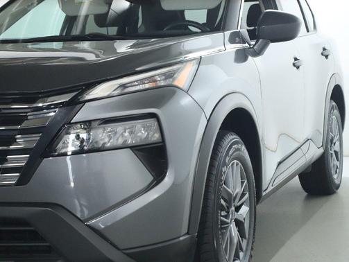 Gun Metallic 2024 Nissan Rogue S