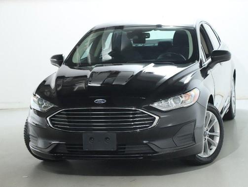 Agate Black 2019 Ford Fusion Hybrid SE