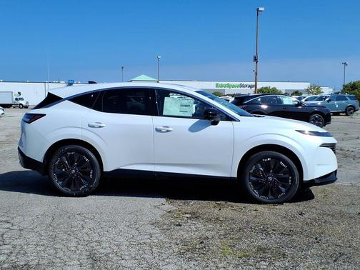 Everest White Pearl Tricoat 2026 Nissan Murano Platinum