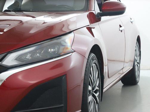 Scarlet Ember Tintcoat 2023 Nissan Altima 2.5 SV
