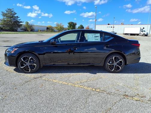 2025 Nissan Altima SR AWD