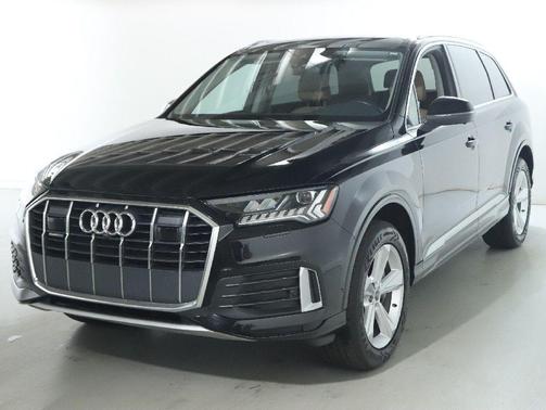 Mythos Black Metallic 2024 Audi Q7 45 Premium Plus