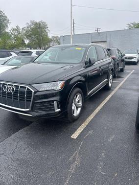 Mythos Black Metallic 2024 Audi Q7 45 Premium Plus