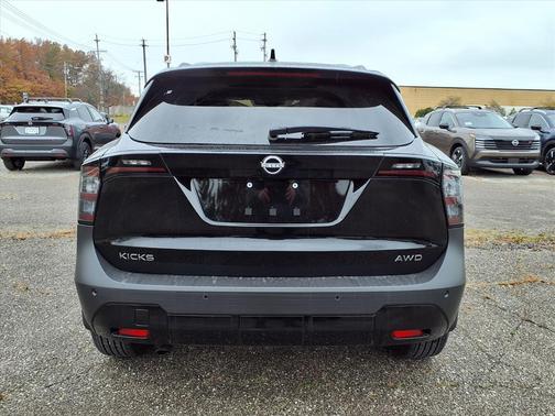 2026 Nissan Kicks SV
