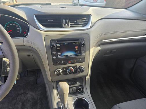 2017 Chevrolet Traverse LS