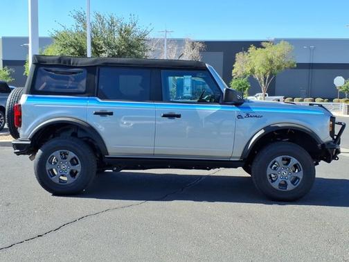 ICONIC SILVER METALLIC 2023 Ford Bronco BLACK DIAMOND