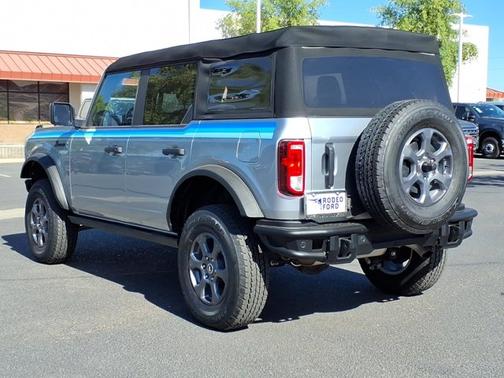 ICONIC SILVER METALLIC 2023 Ford Bronco BLACK DIAMOND
